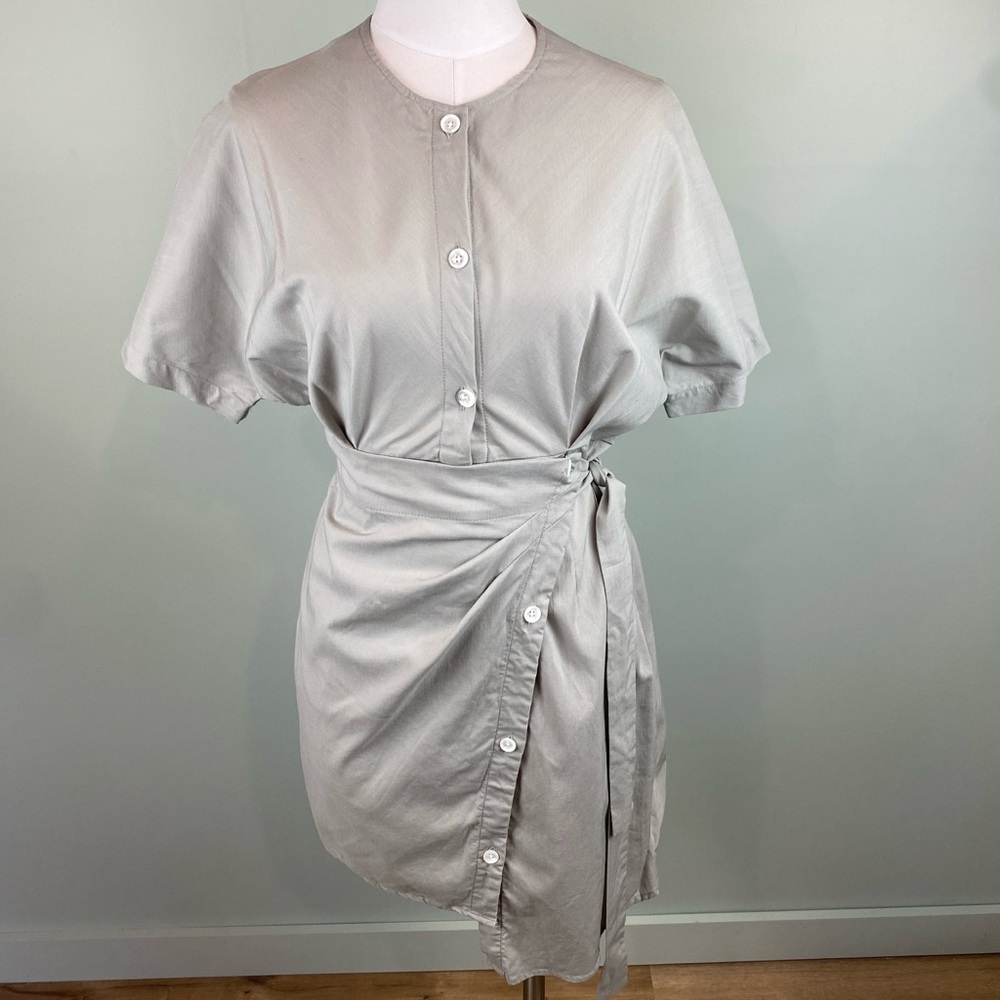 Cubic London Gray Modern Asymmetric Button down shirt wrap dress size 4 or Sm.